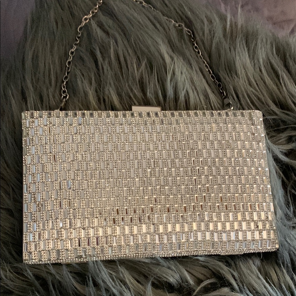 Sophisticated Silver Textured Clutch for Evening Wear